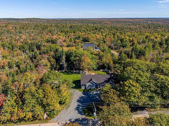 3rd image of 238 Fraser Rd