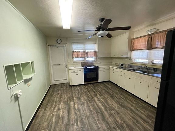 3rd image of 913 Coolidge St Building F1