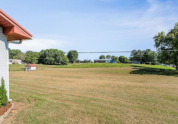 2nd image of 265 Maple Dr