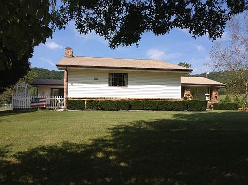 3rd image of 2129 E Main St