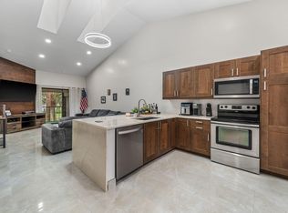 600 Crosswinds Dr APT C2, Greenacres, FL 33413