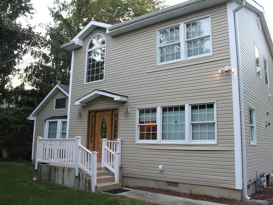 1st image of 615 Anthony Ave