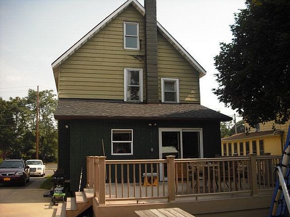 4th image of 321 Norton St