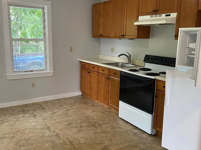 3 Lincoln Pl #B — Photo 6