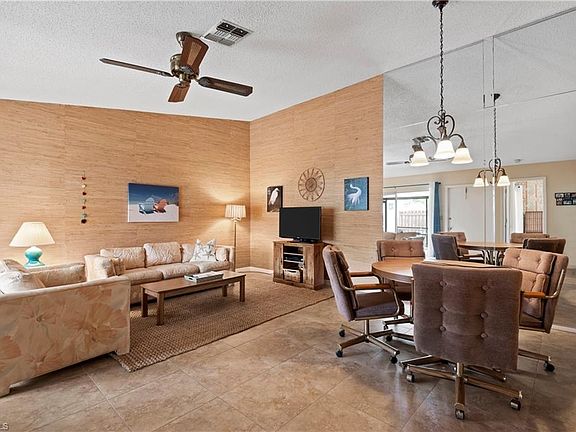 4th image of 5680 Foxlake Dr