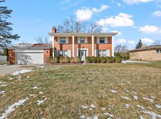 53165 Franklin Dr, Shelby Township, MI 48316