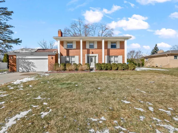 53165 Franklin Dr, Shelby Township, MI 48316