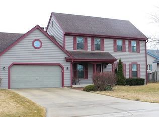 1021 E Mary Ln, Oak Creek, WI 53154