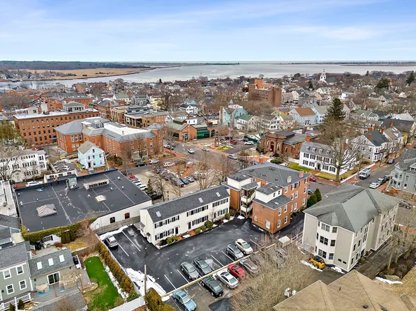 100 State St APT 8, Newburyport, MA 01950