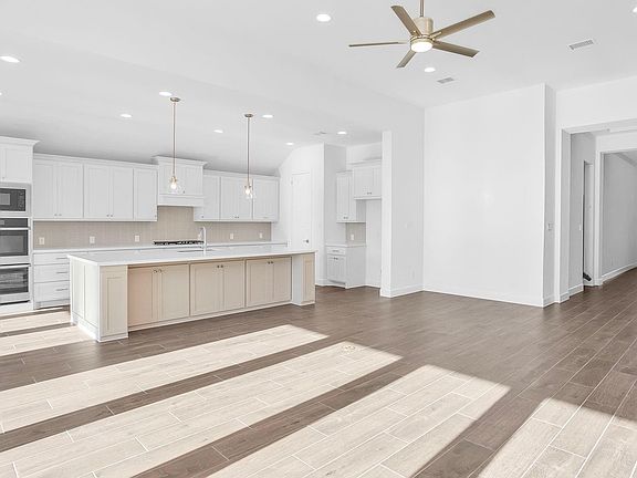 4th image of 469 Lone Ranger Dr