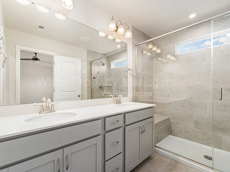 114 Marron Dr — Photo 17