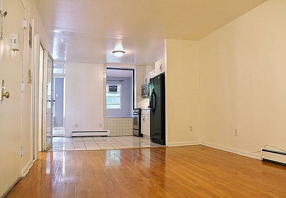 4th image of 35 W 127th St