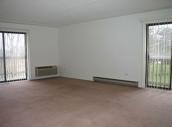 2nd image of 1700 Wedgewood Dr APT 211