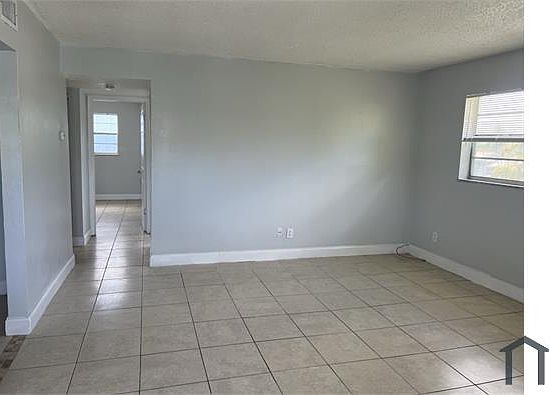 4th image of 3204 Louisiana Ave Unit D