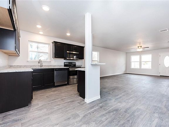 4th image of 4323 Pickett St
