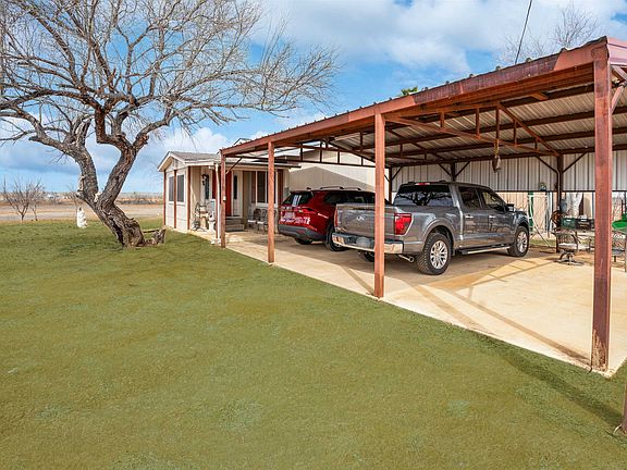 3rd image of 25189 Interstate Highway 35