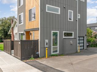 1102 NE 73rd St, Seattle, WA 98115