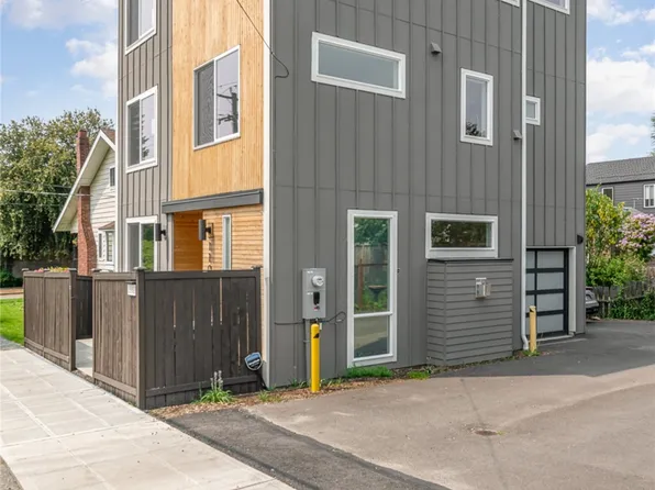 1102 NE 73rd Street, Seattle, WA 98115