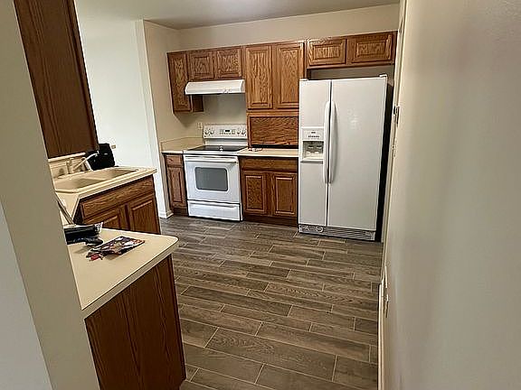 4th image of 22655 Coachlight Cir