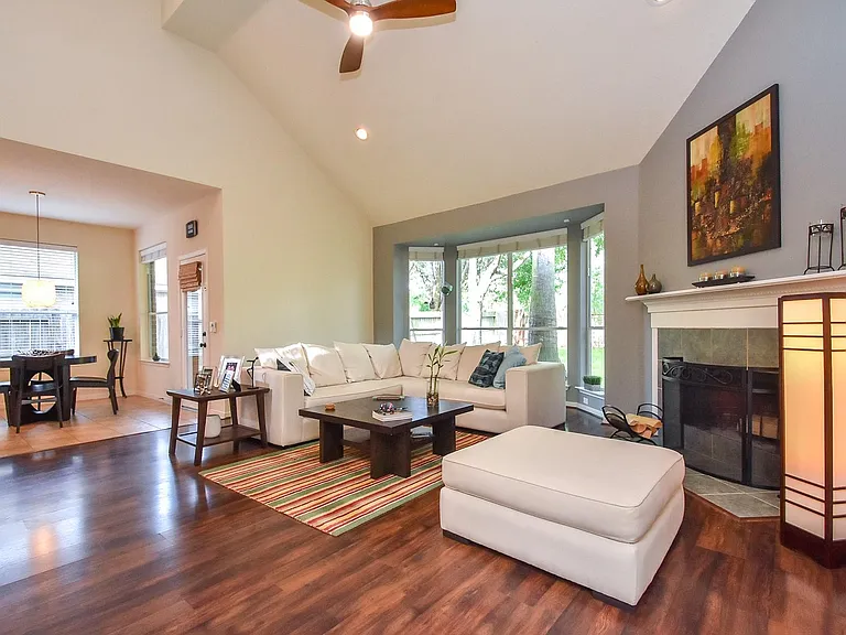 1211 Deerbrook Dr — Photo 7