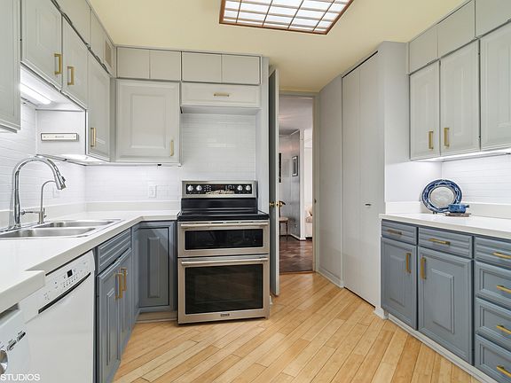 4th image of 1110 N Lake Shore Dr APT 22S