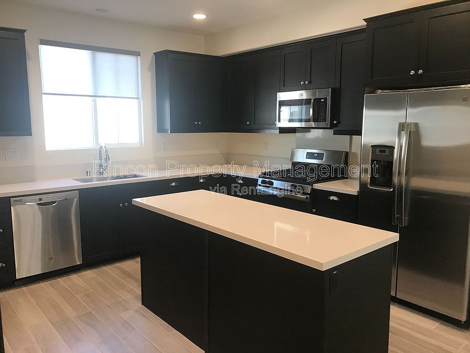 1st image of 581 Pioneer St