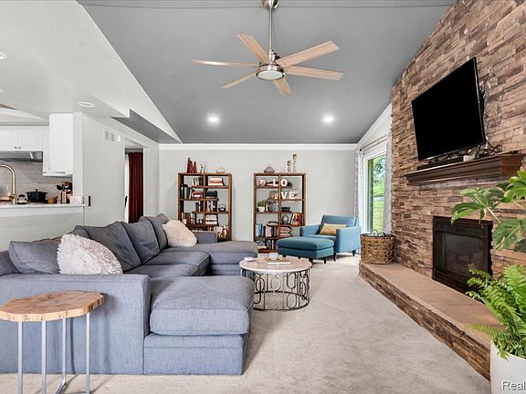 3rd image of 2768 Homewood Dr