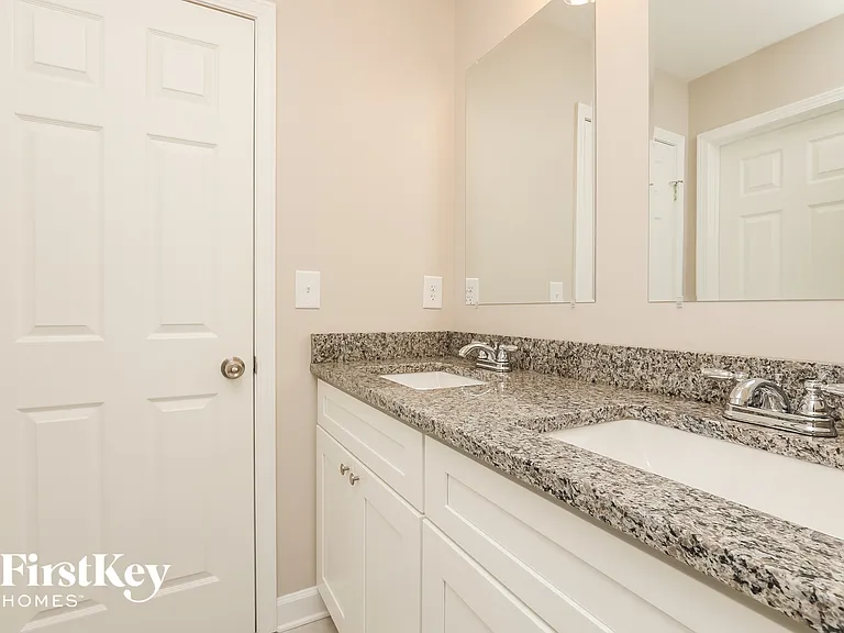 732 Ellie Dr — Photo 14