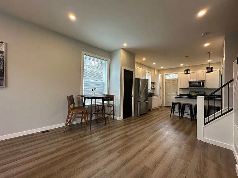 141 Hughes St — Photo 11
