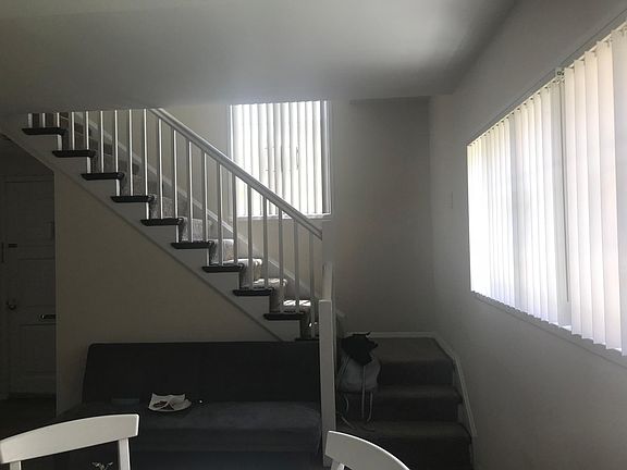 4th image of 5782 Lindenhurst Ave