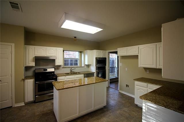 1st image of 2109 Sheffield Ln