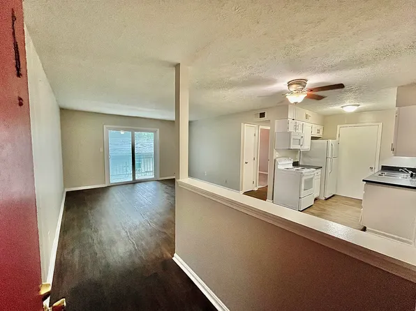 5502 Delmaria Way APT 6, Louisville, KY 40291