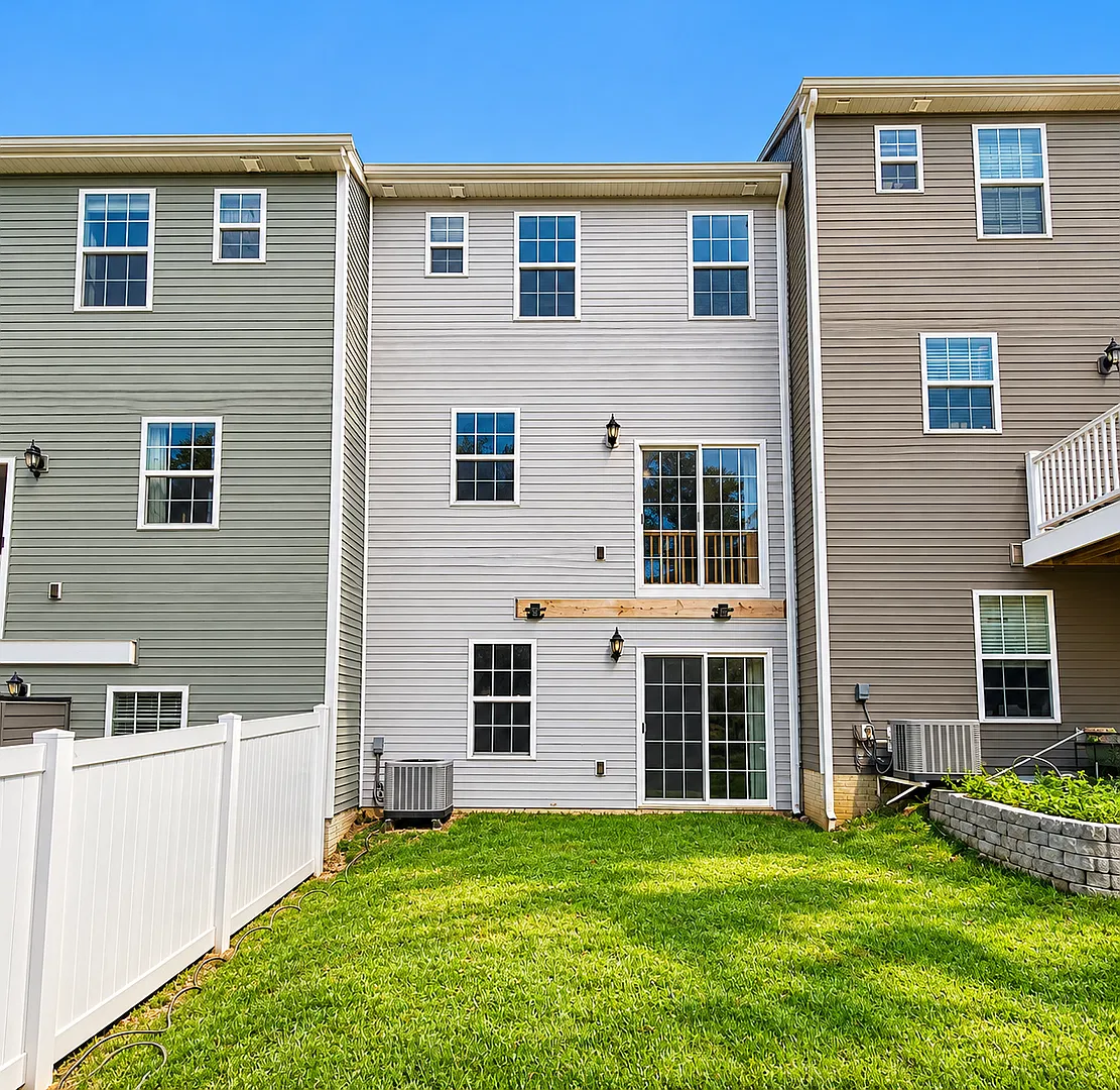 3 Bed / 2-1/2 Bath Single Family Townhome w/1-Car Garage — Photo 2