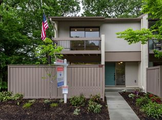 11718 Newbridge Ct, Reston, VA 20191