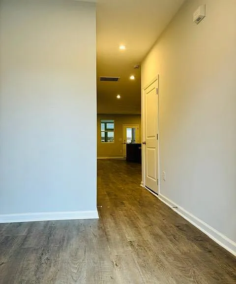 1229 Bessie Ct — Photo 3