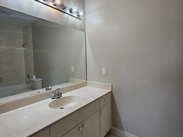 1063 Golden Lakes Blvd #322 — Photo 12
