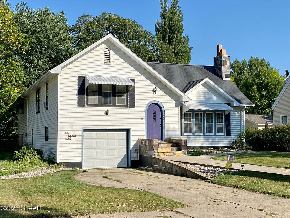 1st image of 502 W 1st Ave N