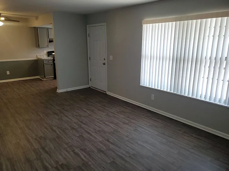 Stratford East Apartments — Photo 82