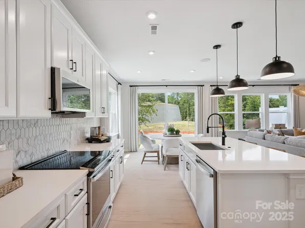 502 Webster Ln, Cramerton, NC 28032