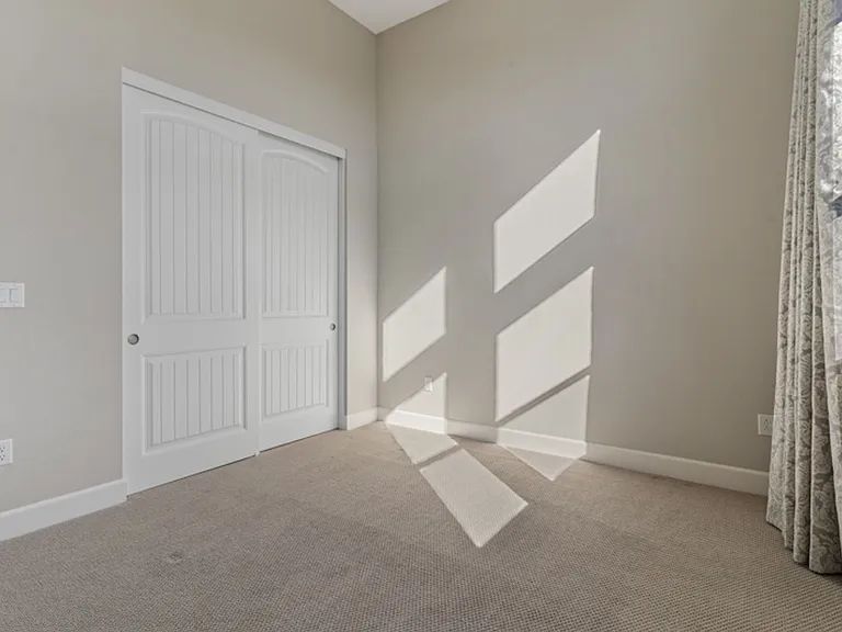 2221 Paint Horse Dr — Photo 12