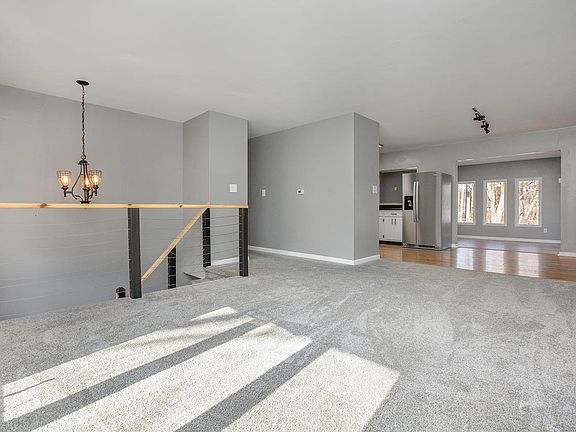 5th image of 30415 N Meadowbrook Ln