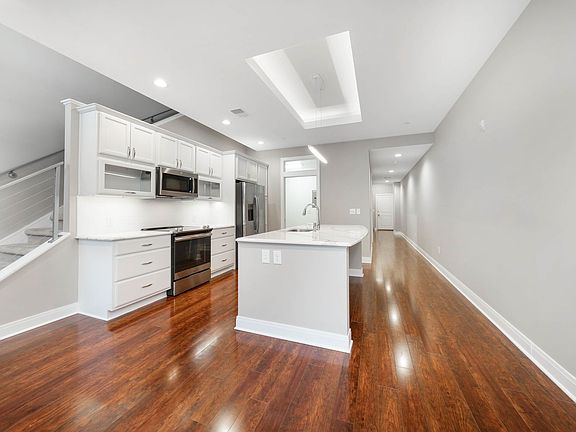 4th image of 108-110 S Kalamazoo Mall #205