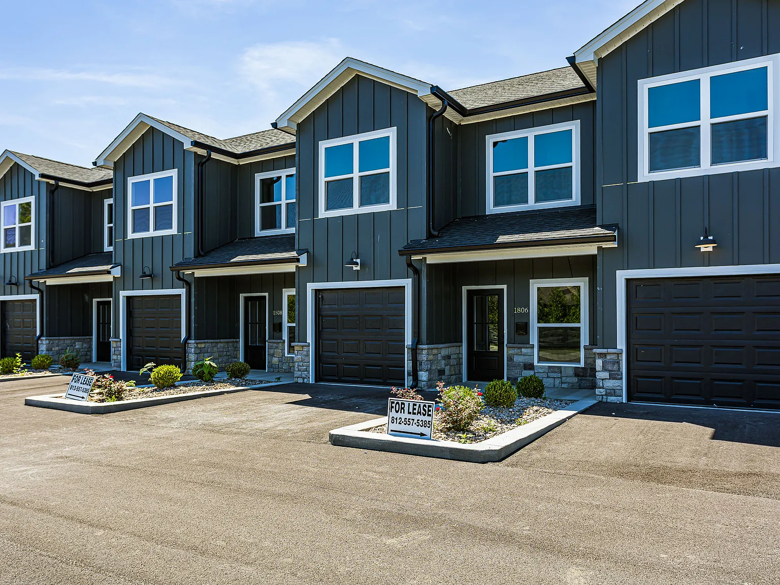 3 bed, 2.5 bath, 1780 sqft, $1,895 — Photo 1