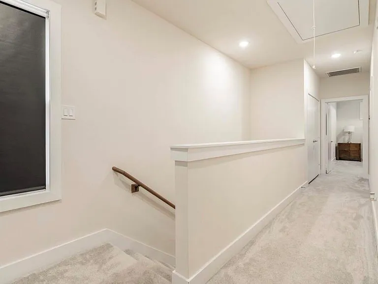 10211 Las Nubes Ave — Photo 14