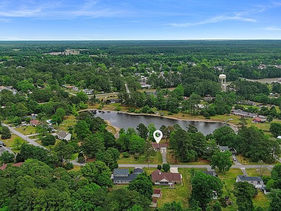 2nd image of 2328 N Lakeview Drive
