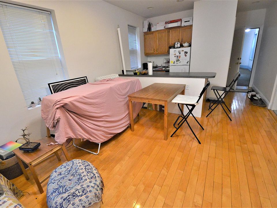 2nd image of 33 Symphony Rd #501