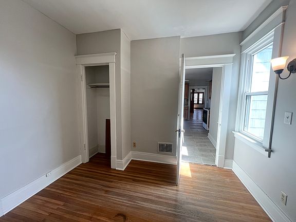 3rd image of 1062 West Ave #2