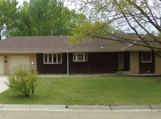 1201 Debbie Ln, Marysville, KS 66508