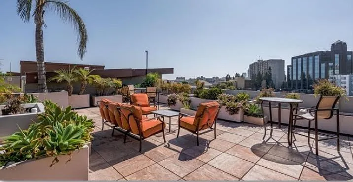 100 S Alameda St #359 — Photo 5