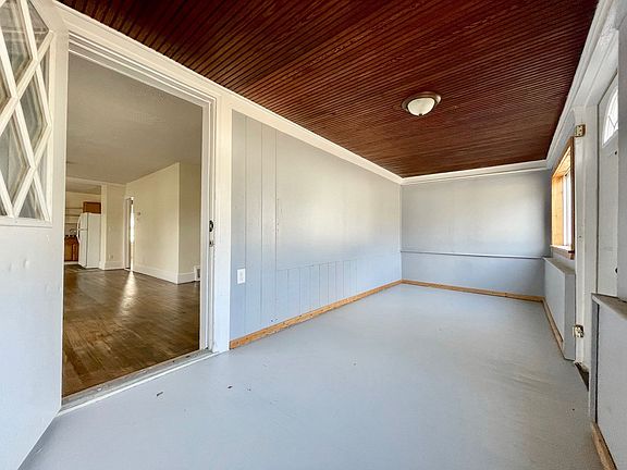 2nd image of 373 E Holbrook Ave